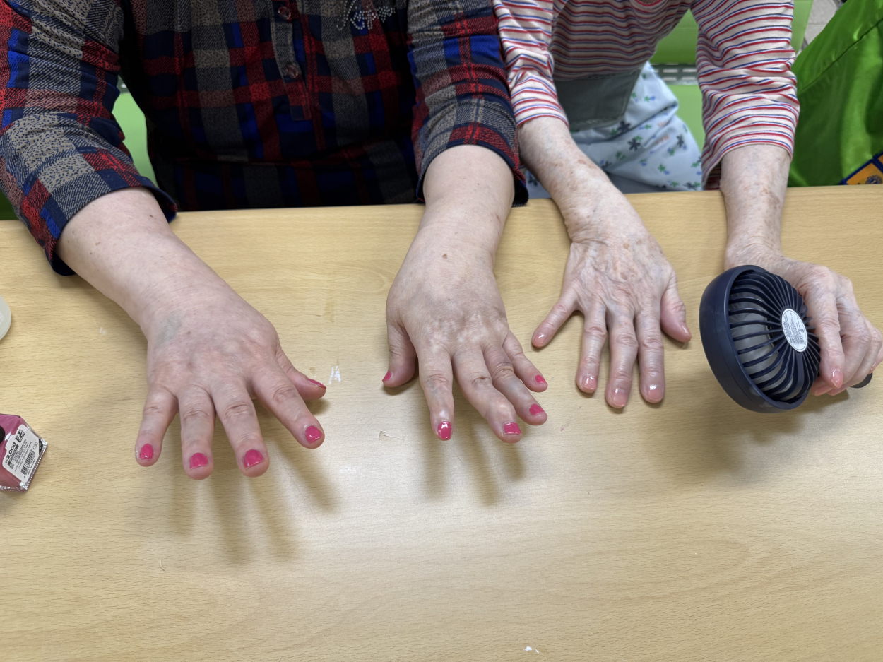 세종요양병원 네일아트 서비스 25/09/24 첨부이미지 : KakaoTalk_20250924_171915667_06.jpg