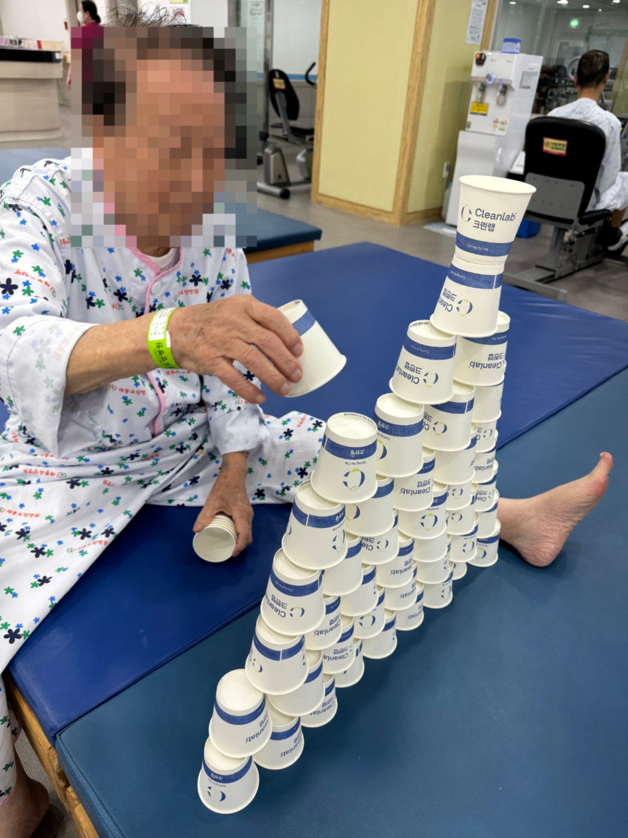 세종요양병원 신체활동프로그램(25/10/20~10/24) 첨부이미지 : KakaoTalk_20251021_111135731_03.jpg