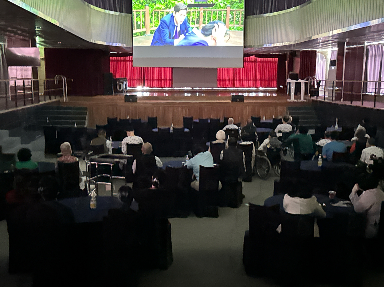 세종요양병원 영화상영 프로그램 실시(25/11/15) 첨부이미지 : KakaoTalk_20251115_102942540_12.jpg