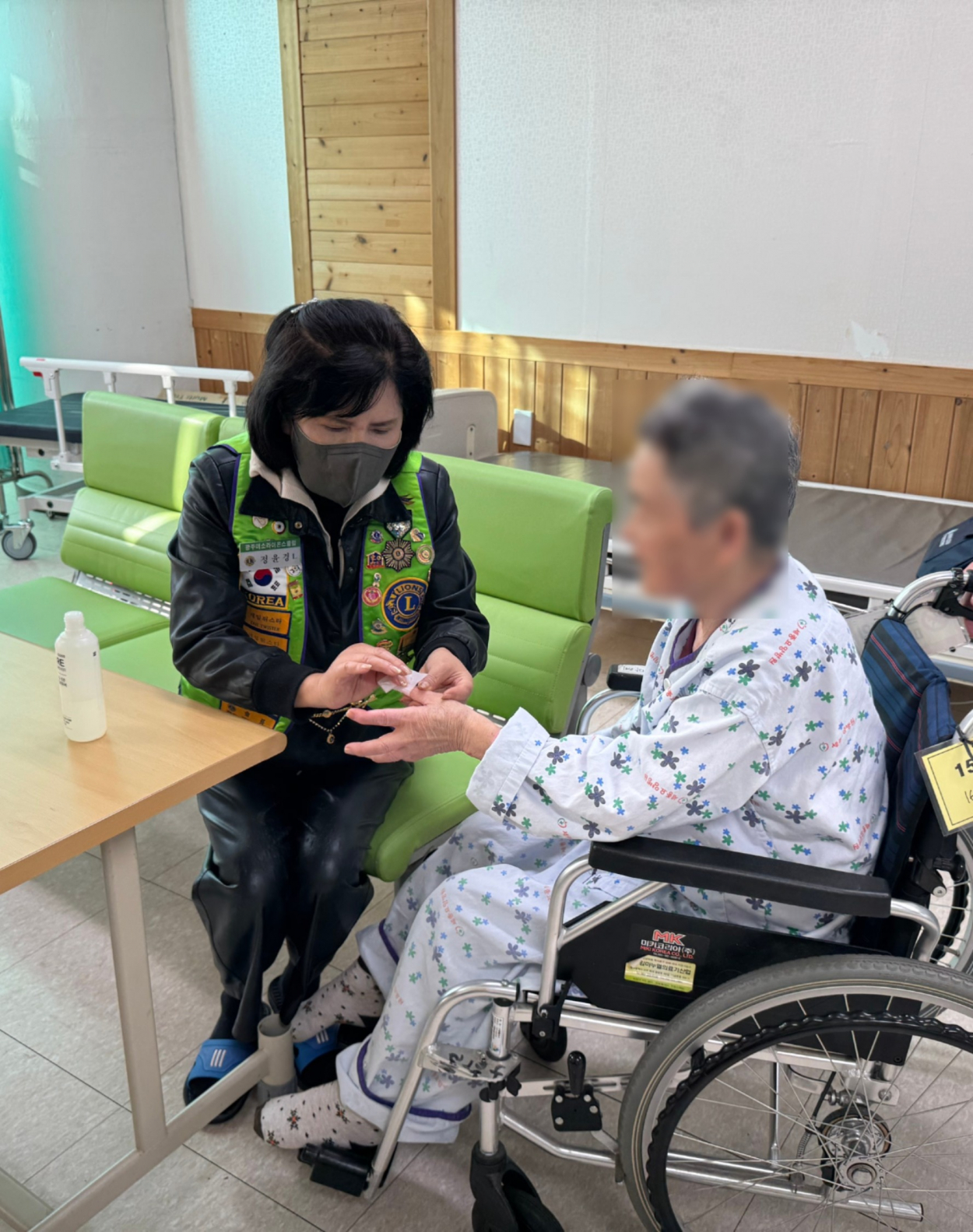 세종요양병원 네일아트 서비스 실시(25/11/26) 첨부이미지 : KakaoTalk_20251126_161759509.jpg