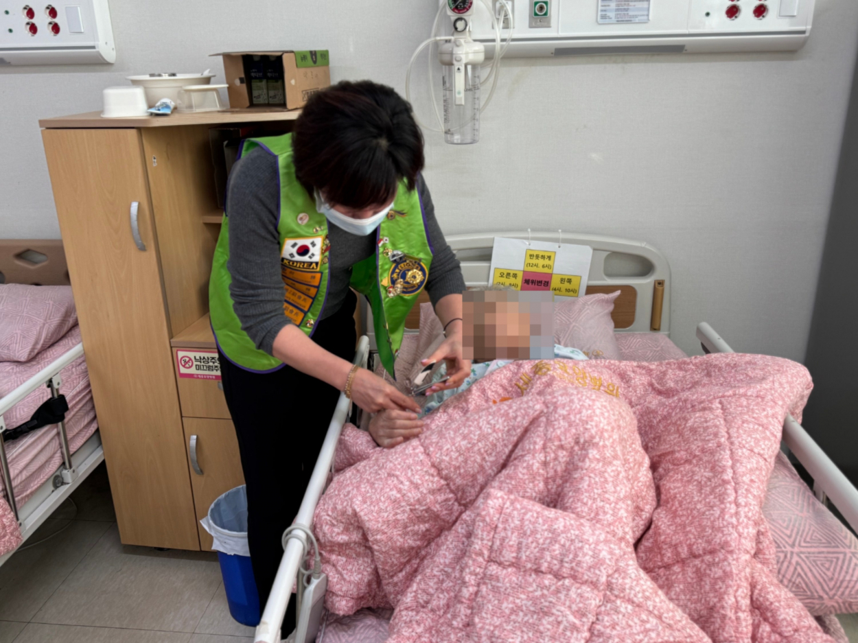 세종요양병원 네일아트 서비스 실시(25/12/10) 첨부이미지 : KakaoTalk_20251210_160827761.jpg