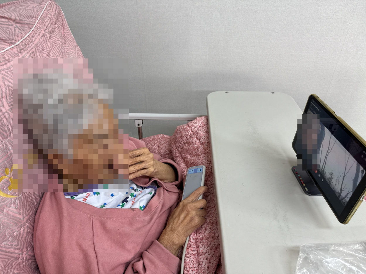 세종요양병원 영상통화 서비스 실시(26/01/06) 첨부이미지 : KakaoTalk_20251229_162928860 (1).jpg