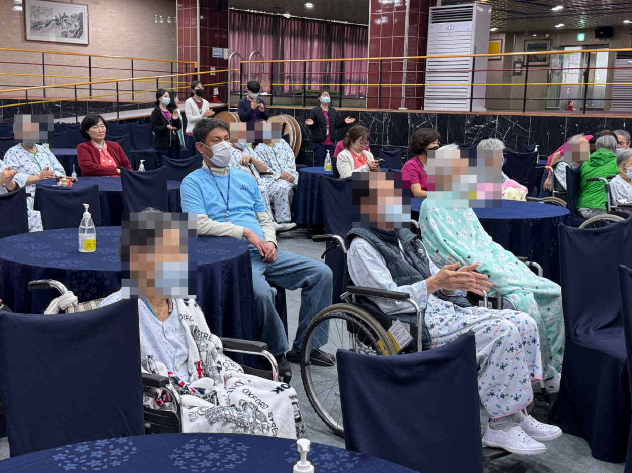 세종요양병원 1월 생신잔치 실시(26/01/15) 첨부이미지 : KakaoTalk_20260115_164256180_01.jpg