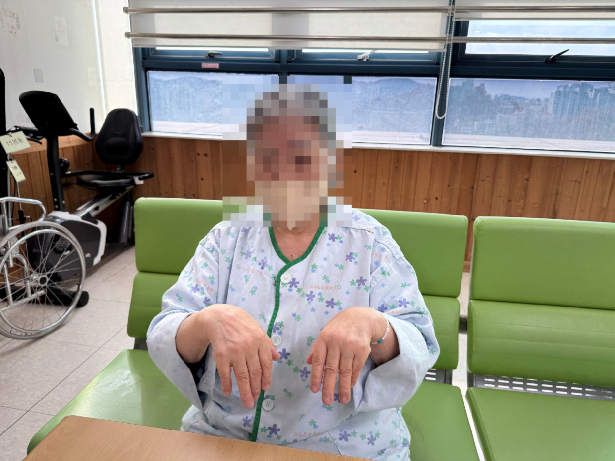 세종요양병원 네일아트 서비스 실시(26/01/21) 첨부이미지 : KakaoTalk_20260122_164136497_04.jpg