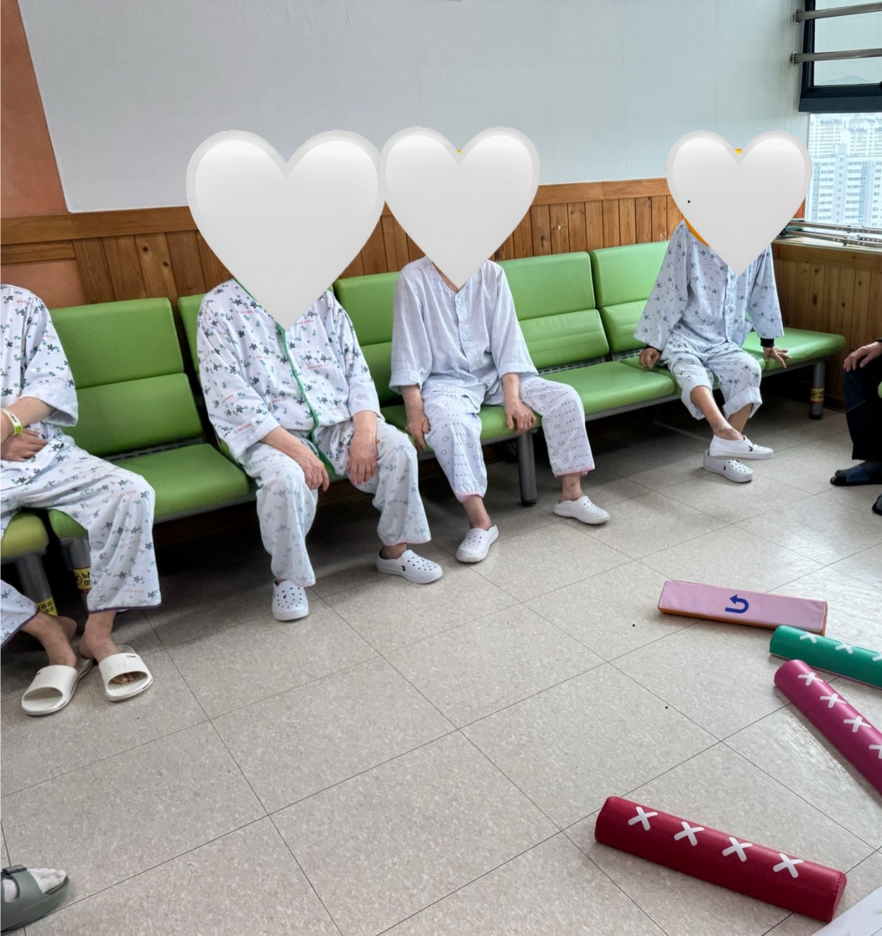 세종요양병원 설 맞이 윷놀이 프로그램(26/02/17) 첨부이미지 : KakaoTalk_20260217_112705906_02.jpg