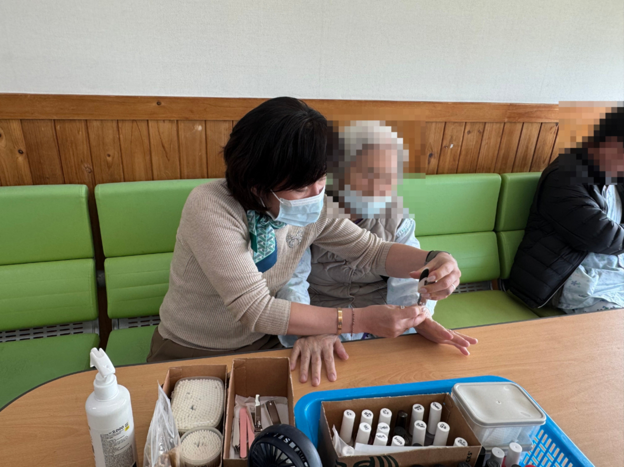 세종요양병원 네일아트 서비스 (26/02/11) 첨부이미지 : KakaoTalk_20260312_093923609_01.jpg