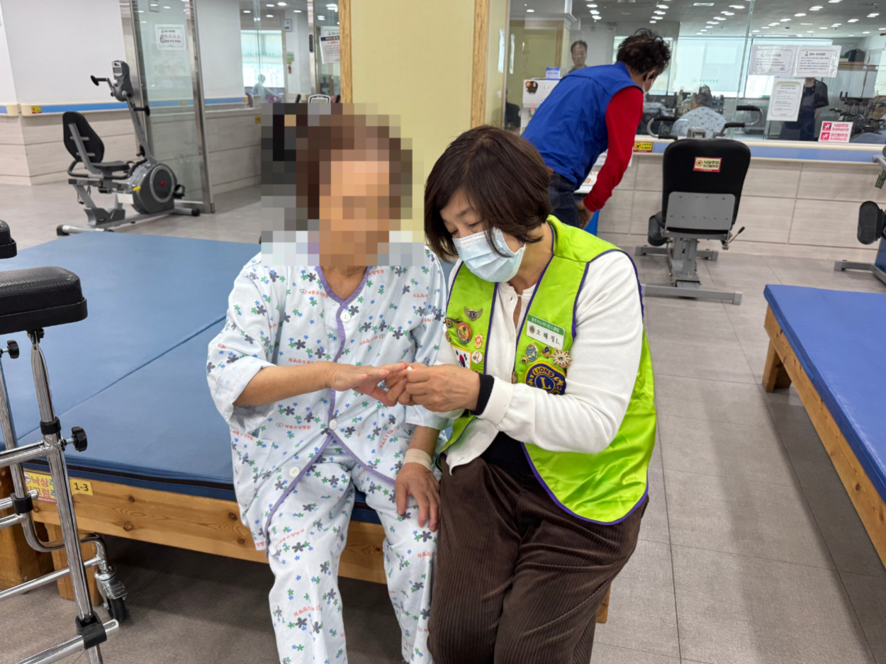 세종요양병원 네일아트 서비스(26/03/25) 첨부이미지 : KakaoTalk_20260325_154753851_02.jpg