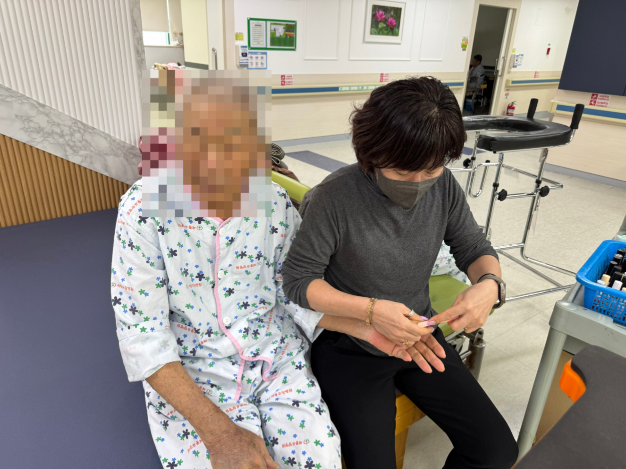 세종요양병원 네일아트 서비스(26/03/25) 첨부이미지 : KakaoTalk_20260211_153401050 (1).jpg