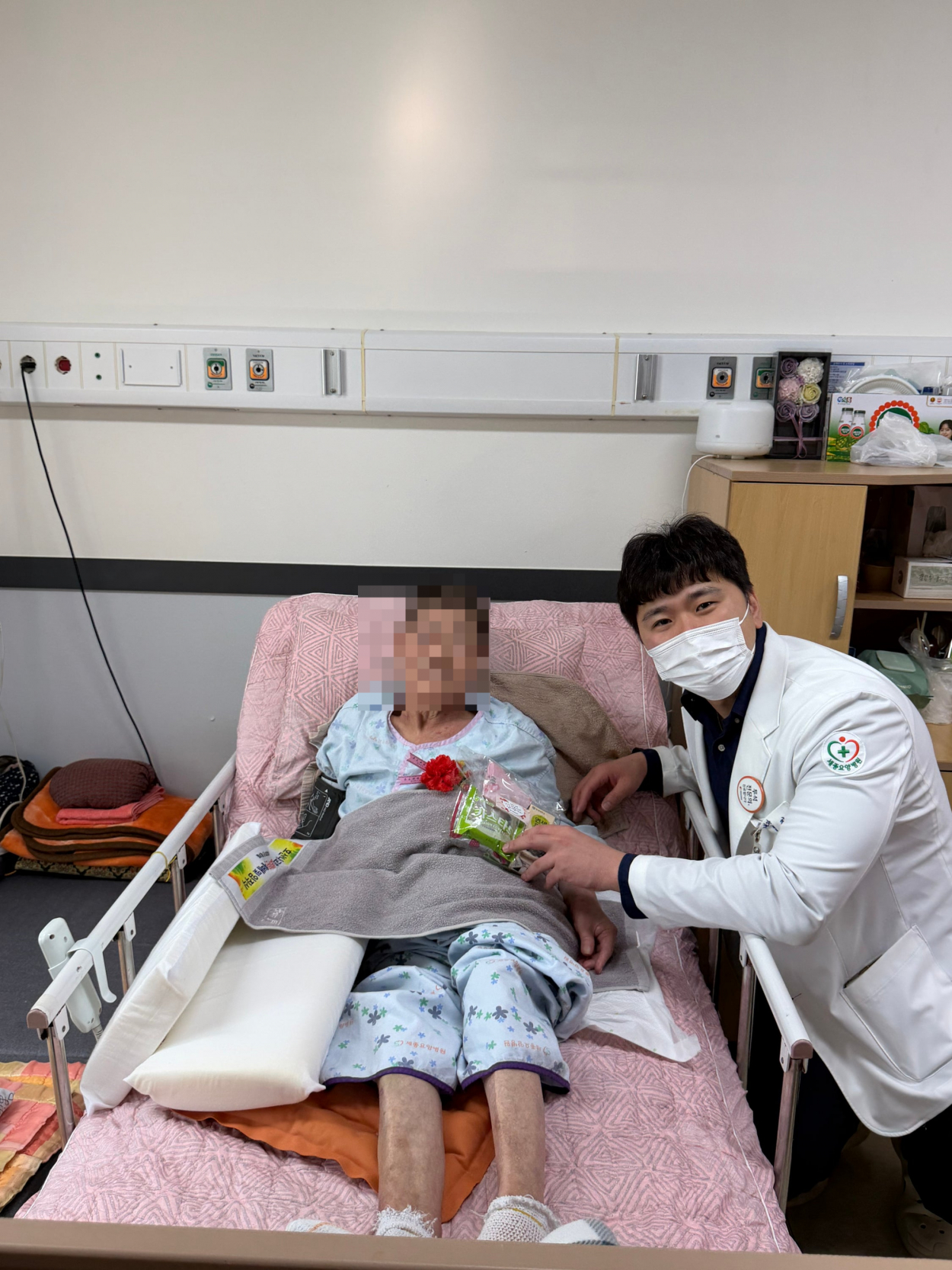세종요양병원 5월8일 어버이날 행사 첨부이미지 : 어버이날3.jpg