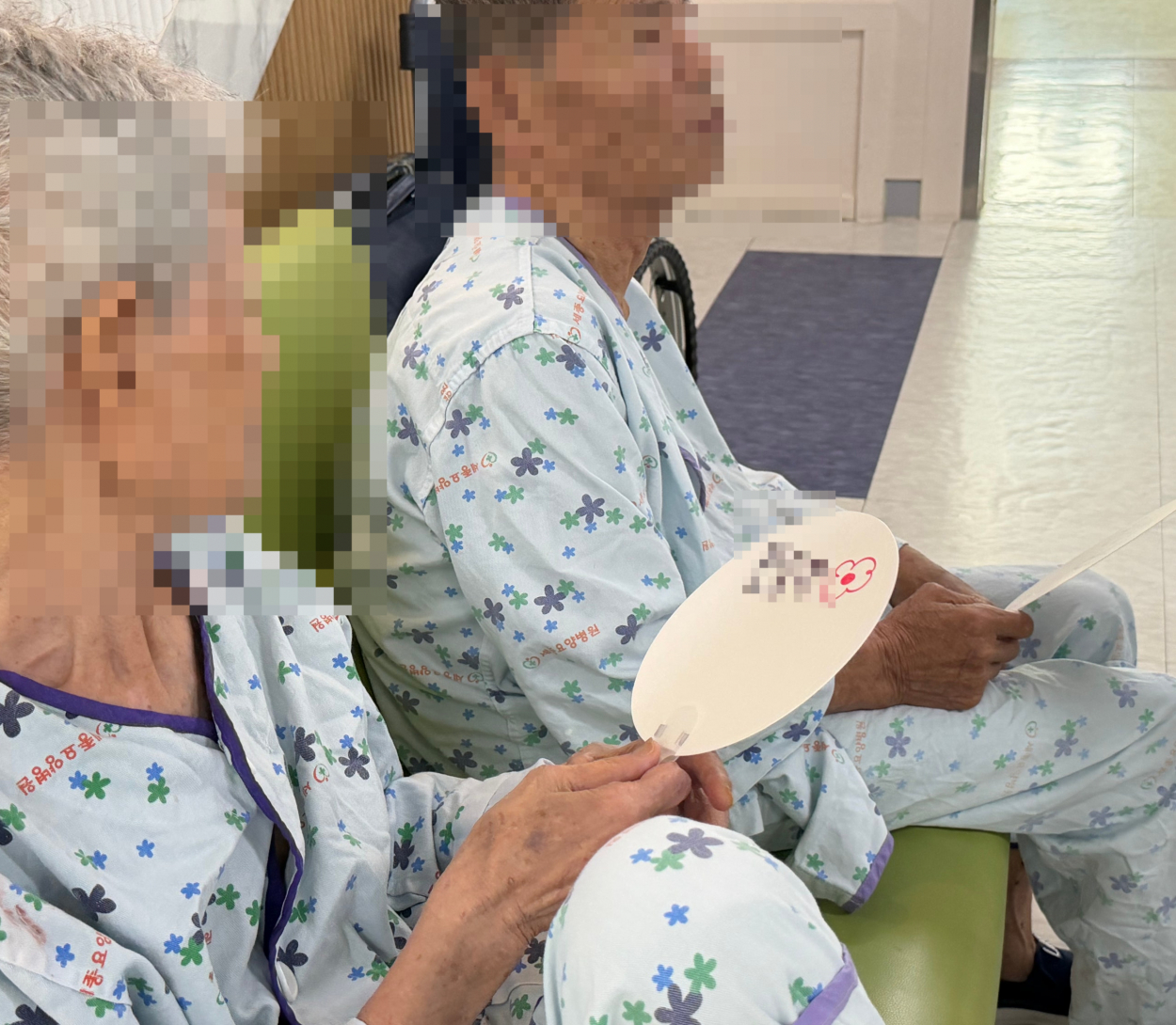 세종요양병원 미술활동 프로그램 실시(26/06/19~06/23) 첨부이미지 : SE-1c608a1e-0677-4fa3-8ce9-8e1e162c500a.jpg