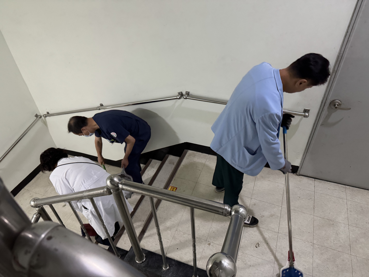 세종요양병원 대청소 실시(25/10/24) 첨부이미지 : KakaoTalk_20251024_090638501_01.jpg