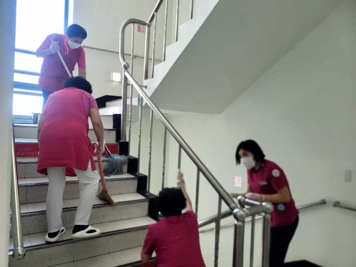 세종요양병원 대청소 실시(25/10/31) 첨부이미지 : KakaoTalk_20251031_141247024_02.jpg