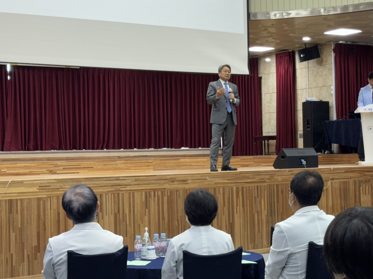 세종요양병원 10월 월례회의 실시(25/10/31) 첨부이미지 : KakaoTalk_20251103_135633210_11.jpg