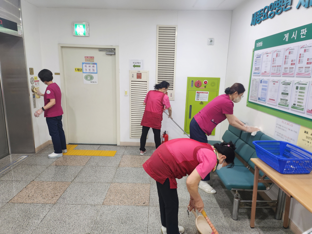 세종요양병원 금요 대청소 실시(26/01/02) 첨부이미지 : KakaoTalk_20260102_135112010_02.jpg