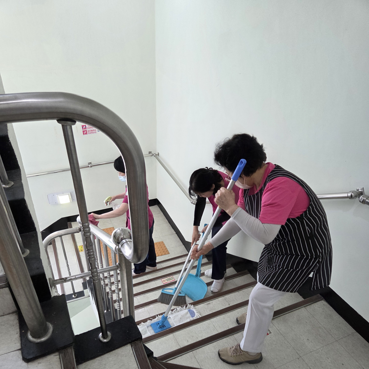 세종요양병원 금요 대청소 실시(26/01/16) 첨부이미지 : KakaoTalk_20260116_140632305_01.jpg