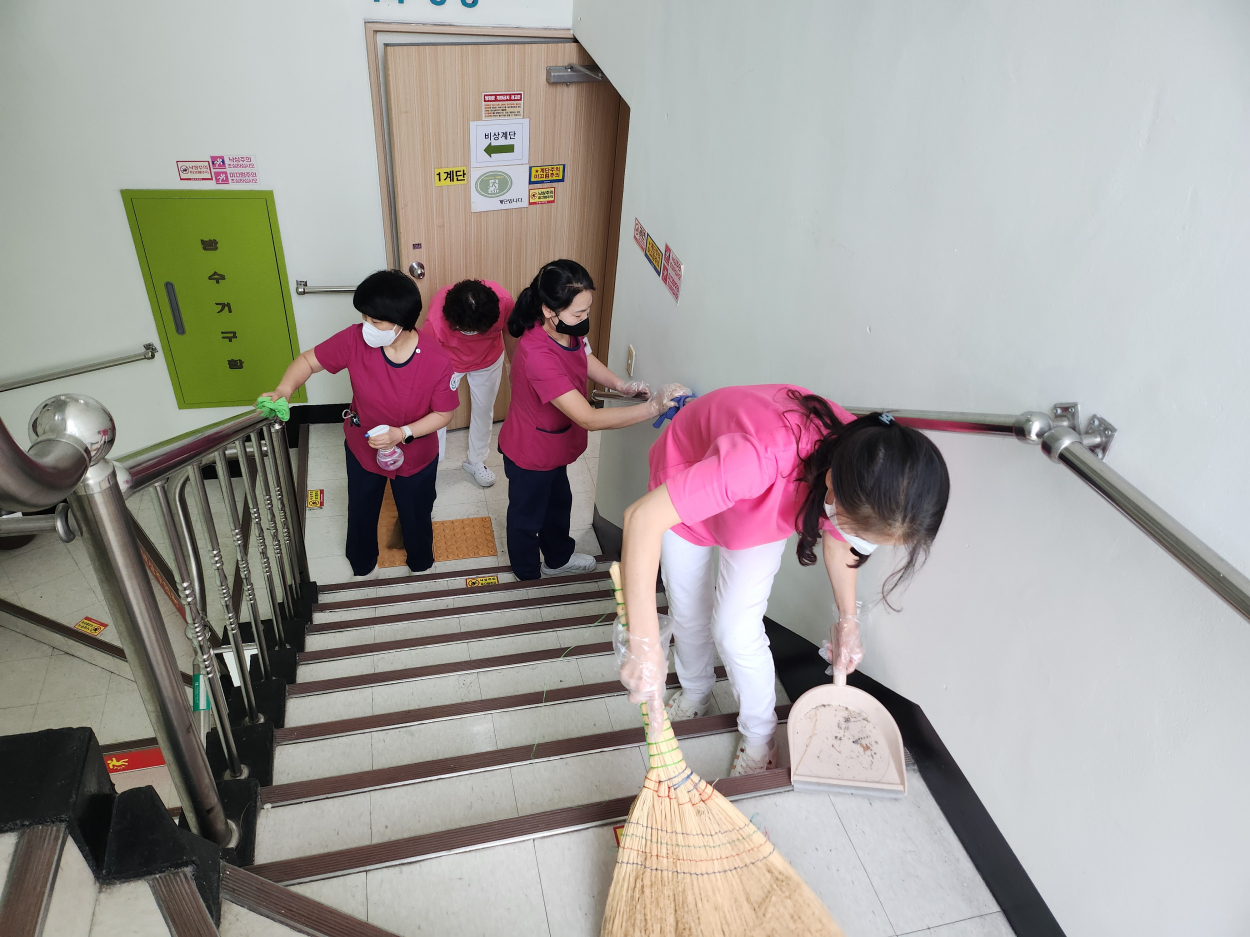 세종요양병원 금요 대청소 실시(26/01/30) 첨부이미지 : KakaoTalk_20260130_152135578_02.jpg