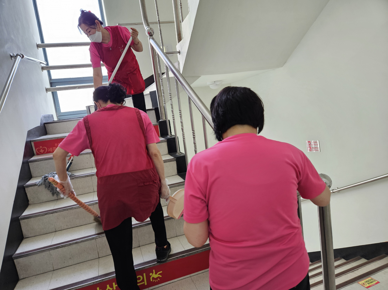 세종요양병원 금요 대청소 실시(26/02/13) 첨부이미지 : KakaoTalk_20260213_135904794_01.jpg