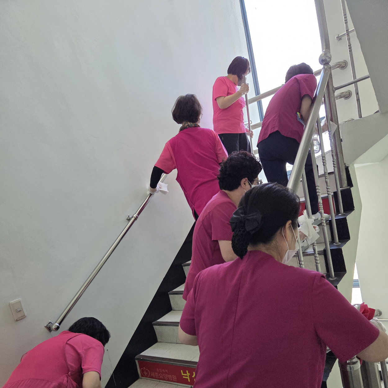 세종요양병원 금요 대청소 실시(26/03/20) 첨부이미지 : KakaoTalk_20260320_140329458.jpg