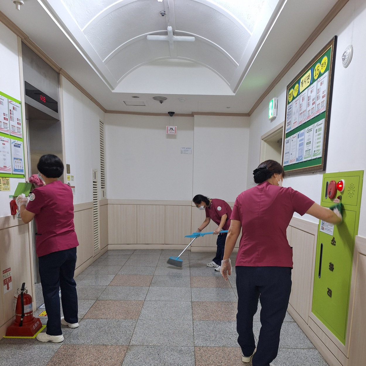 세종요양병원 금요 대청소 실시(26/03/27) 첨부이미지 : 3월 대청소(2).jpg