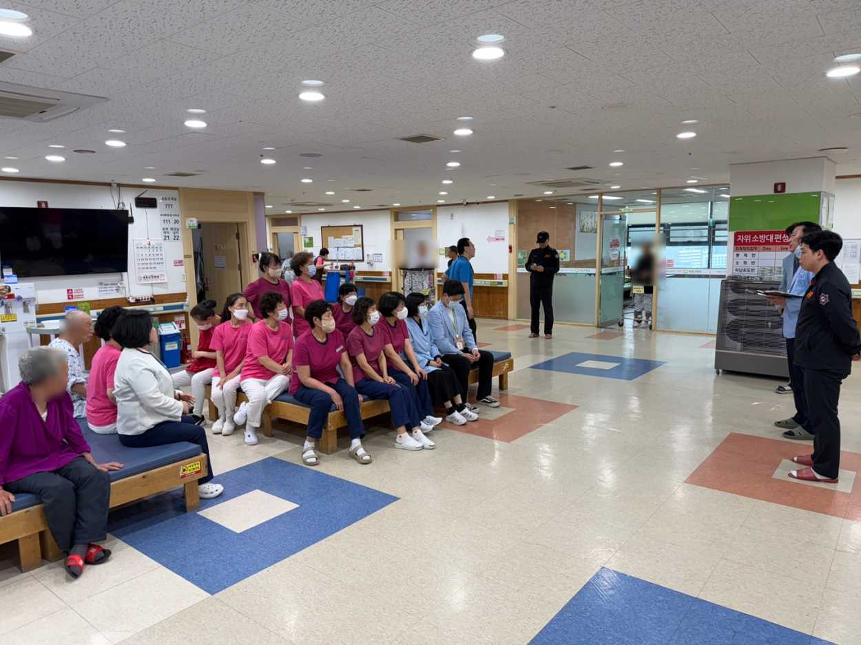 세종요양병원 소방훈련 실시(26/04/20) 첨부이미지 : 26.04.20 소방훈련(3).png