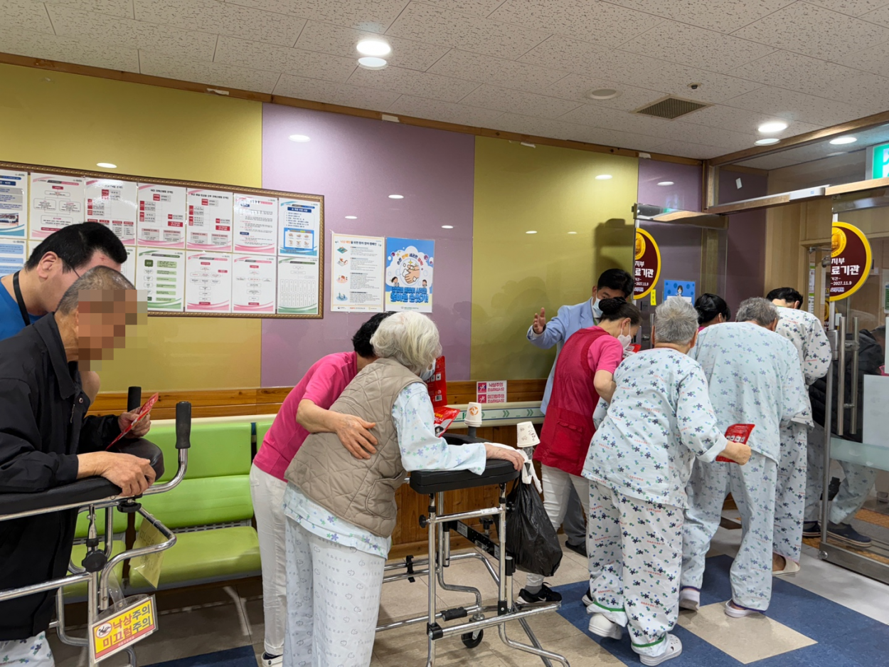 세종요양병원 소방훈련 실시(26/04/20) 첨부이미지 : 26.04.20 소방훈련(5).png