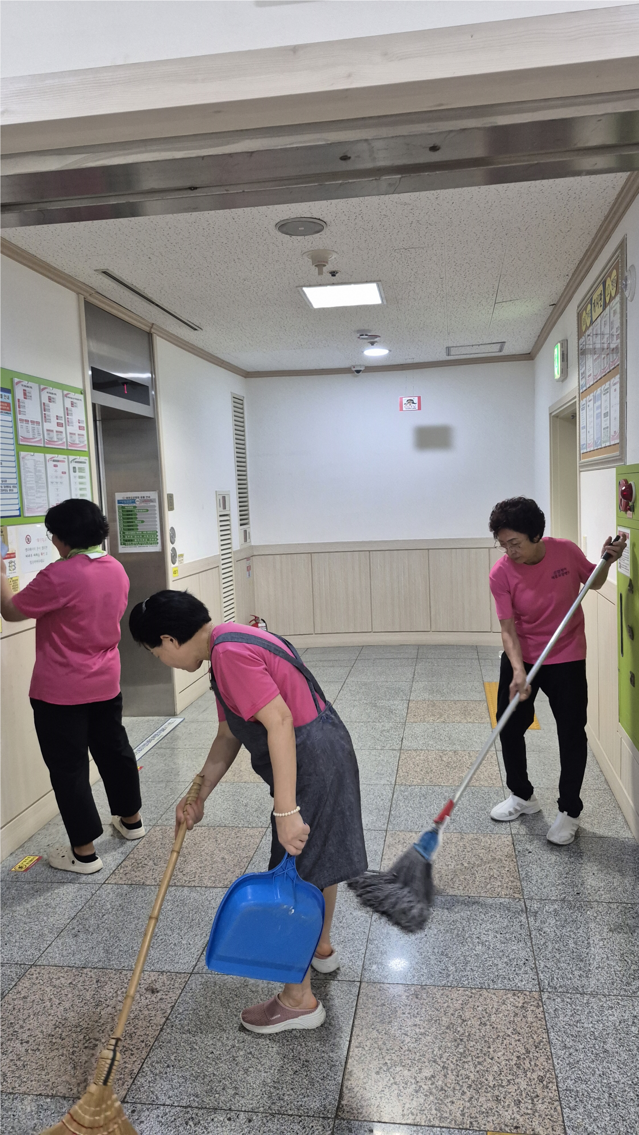 세종요양병원 금요 대청소(26/08/07) 첨부이미지 : 8월7일대청소2.png